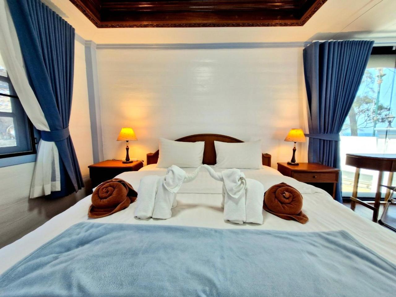 Solstice Phuket Villa Nai Thon Beach Exterior photo